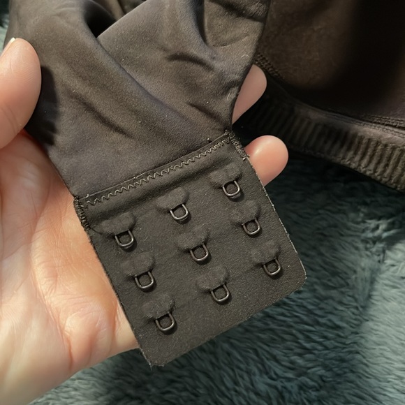 Lululemon 40D Clasp back bra dark brown - Picture 7 of 9